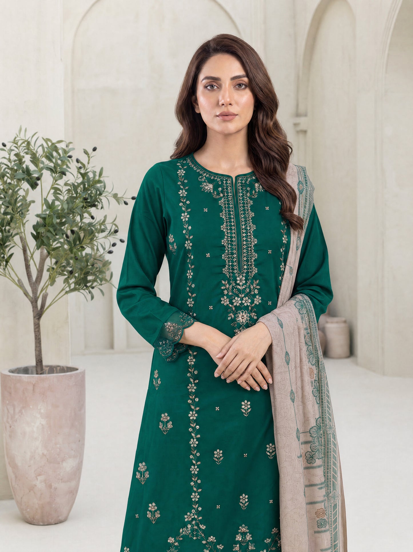 MAHNEER 3pcs Un-Stitched Emb Lawn [D-5236]