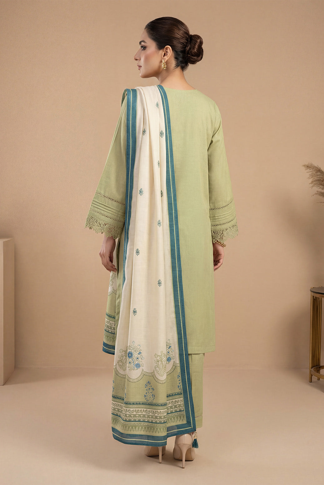 D-5303 - Nayyab Vol-2