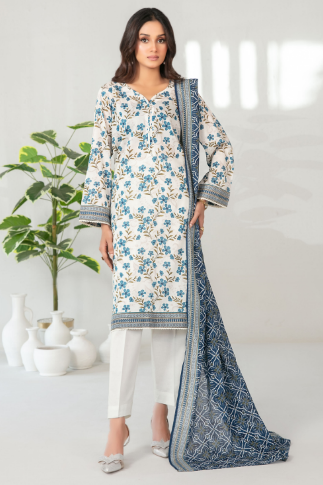 Mehza 3pcs Stitched Printed Lawn [D-3238]